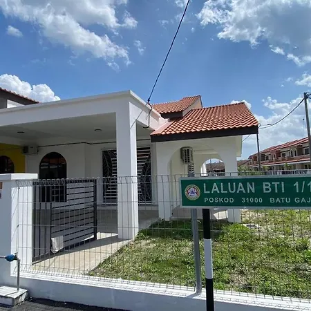 Homestay Idaman Batu Gajah Exterior photo