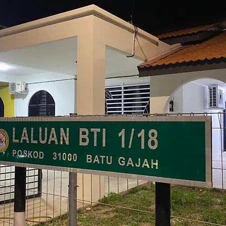 Homestay Idaman Batu Gajah Exterior photo